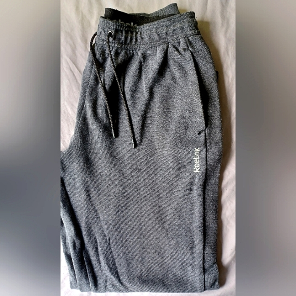 Reebok Men's Medium Gray Sweatpants